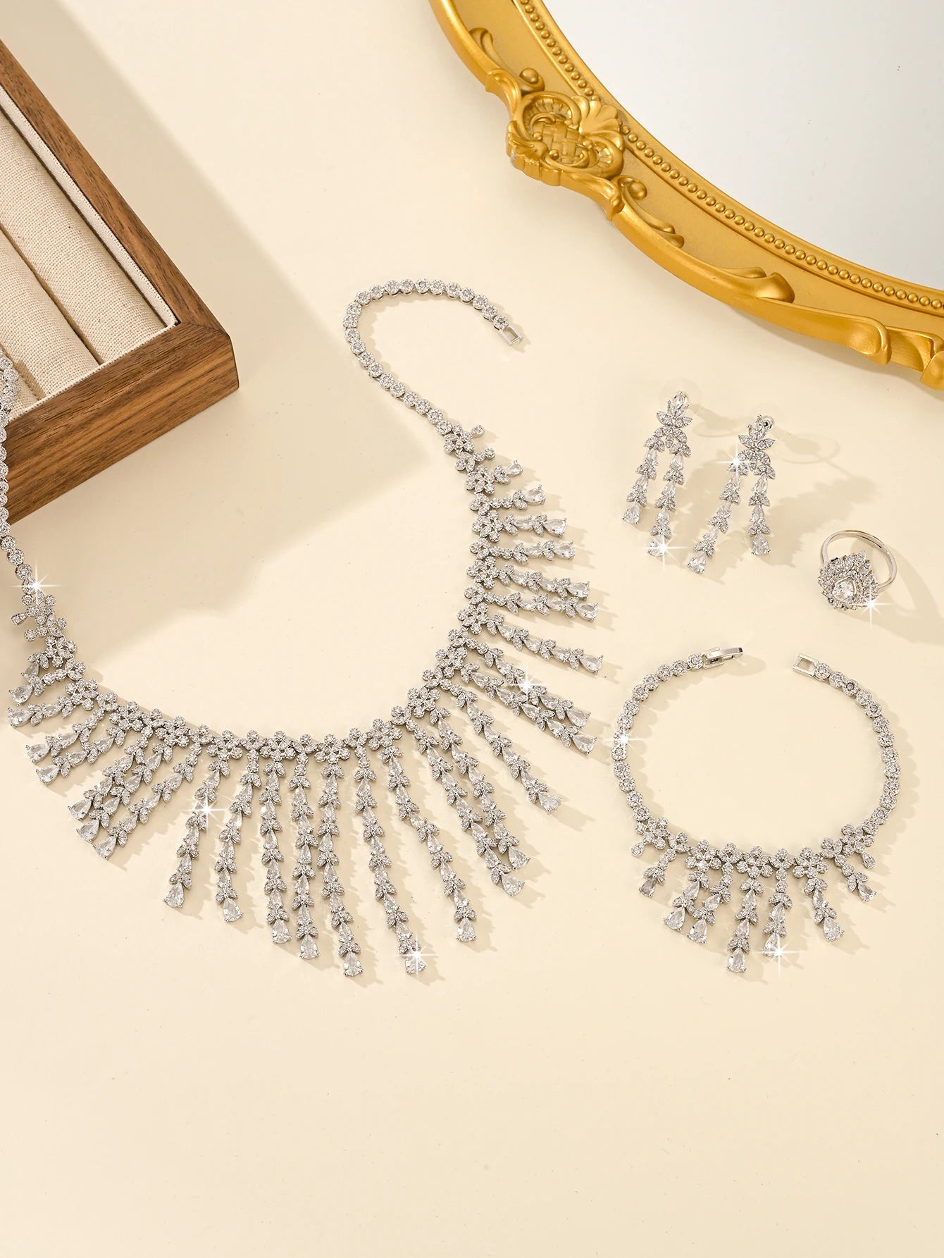 Arabia Luxury Set 4-piece Platinum Plated Fashion Jewelry Set