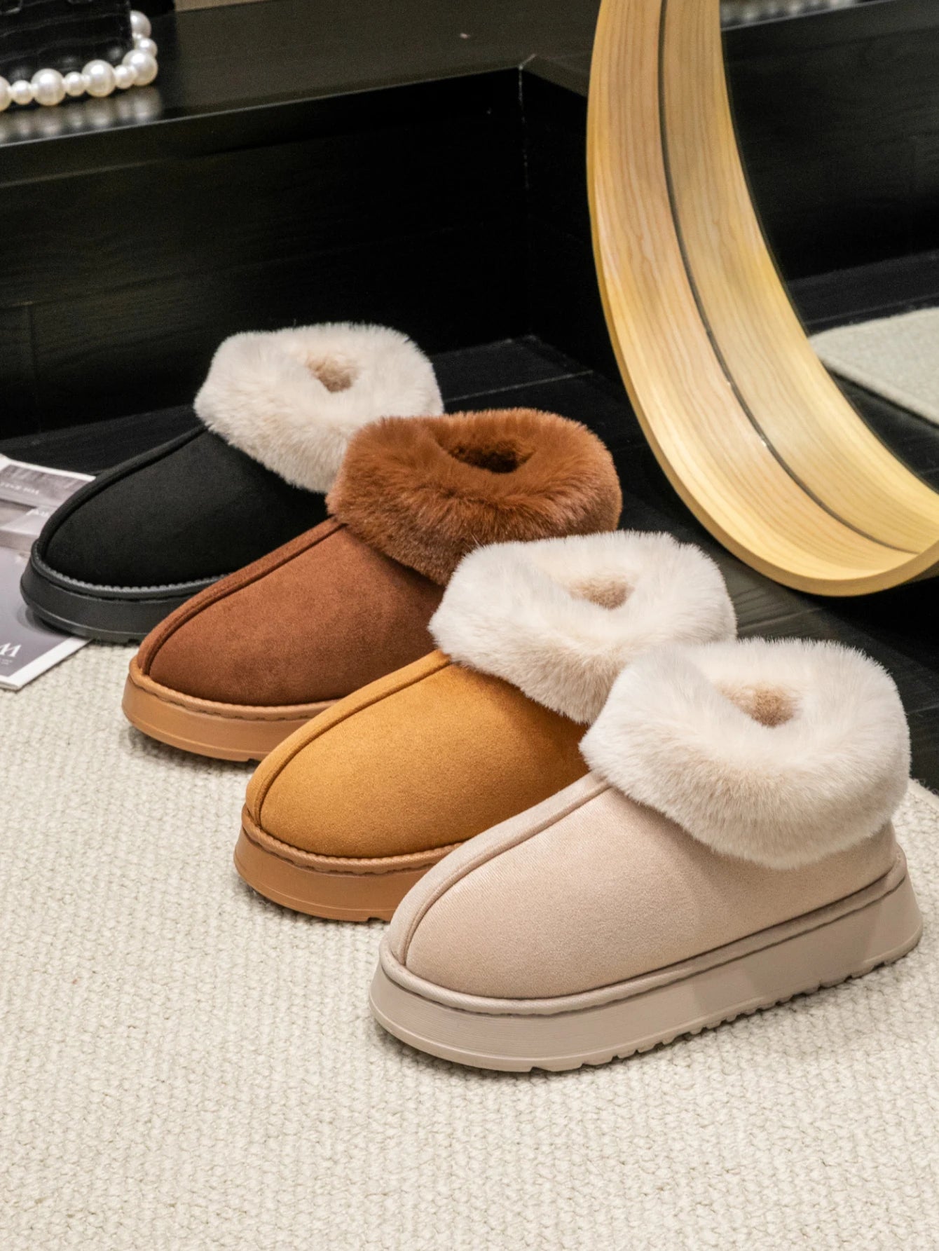 2025 High Quality of  Women's Fashion Snow Boots Fluffy Plush Faux Fur Soft Slippers Winter Indoor Comfortable Home men's Shoes